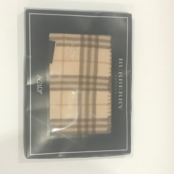 NWT Burberry Wool Scarf - Picture 4 of 5